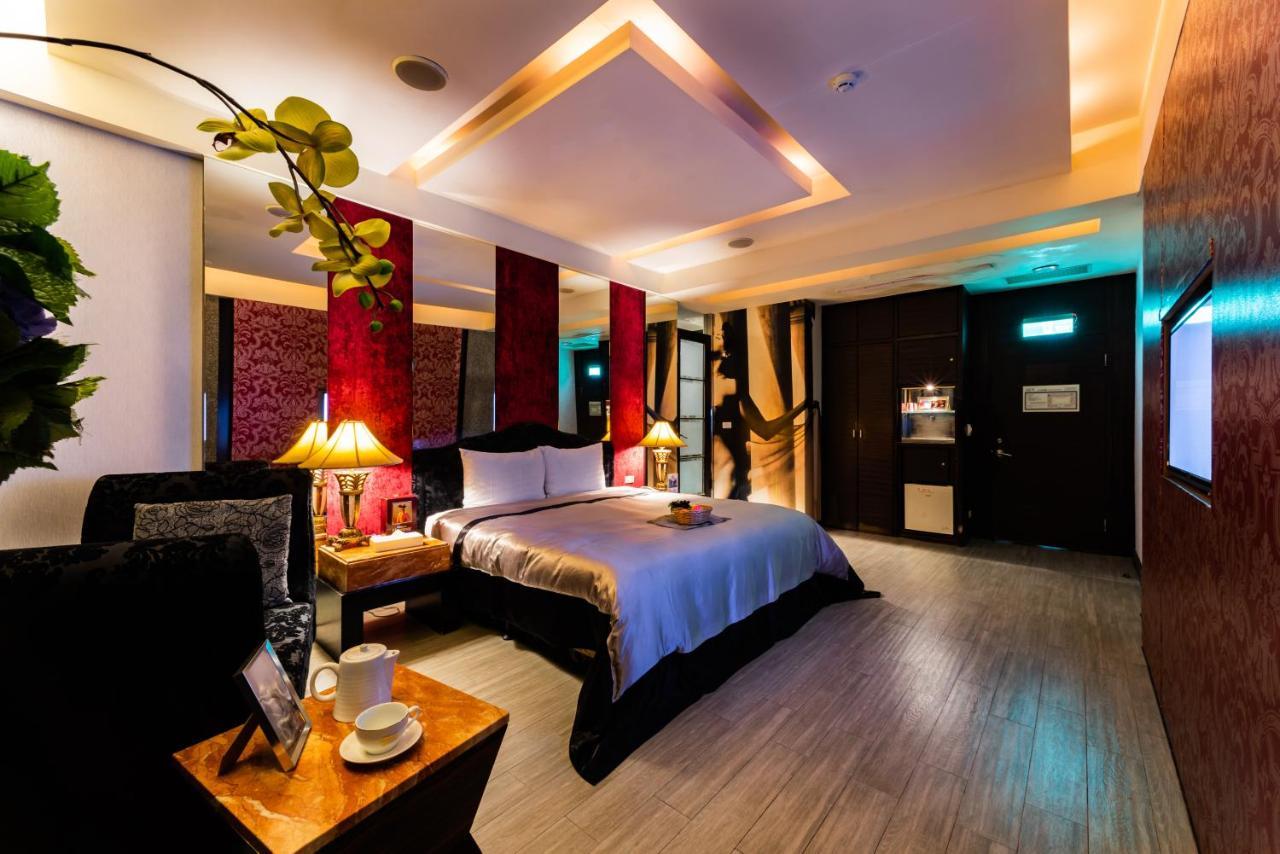Liti Motel Taichung Extérieur photo
