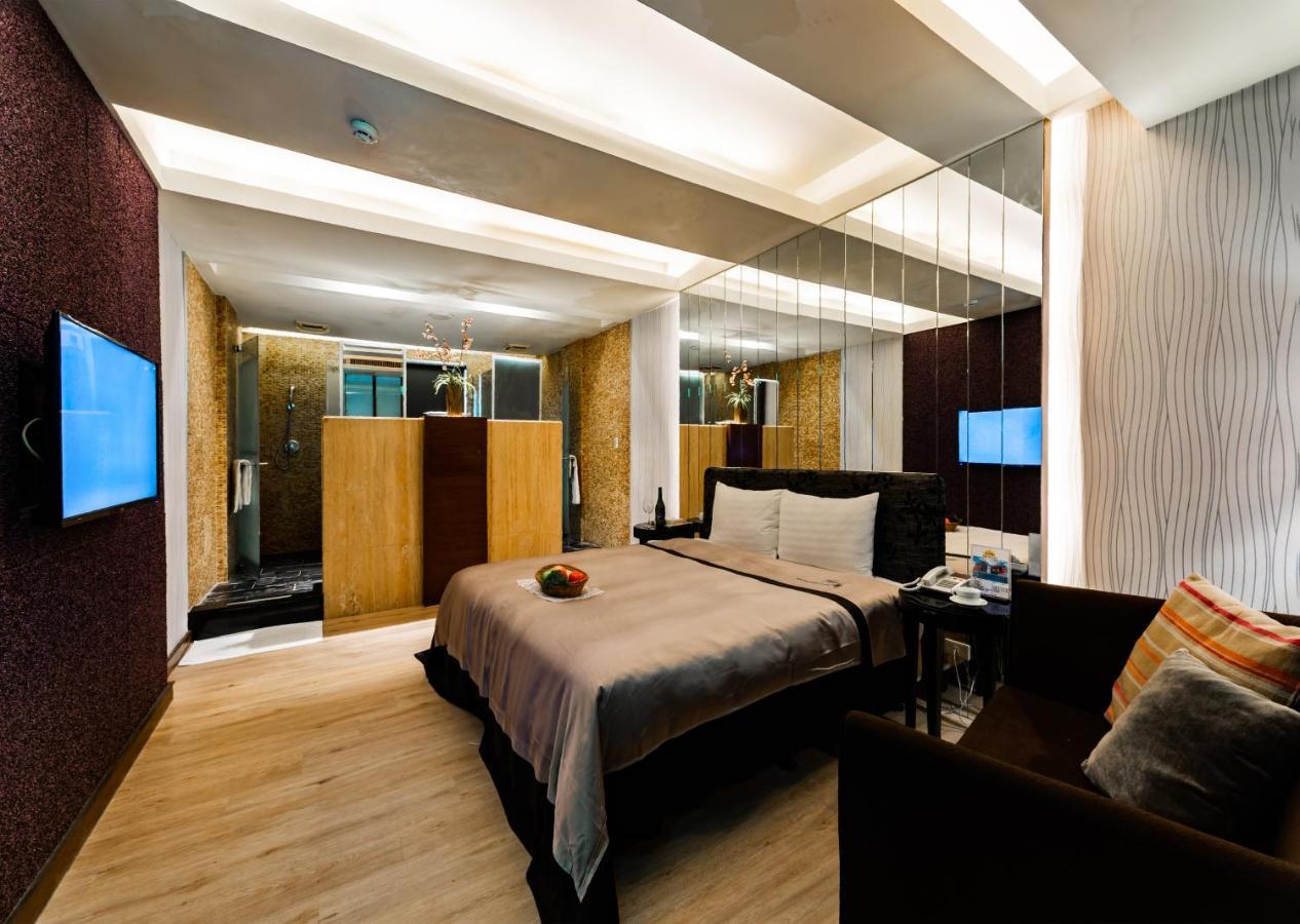 Liti Motel Taichung Extérieur photo