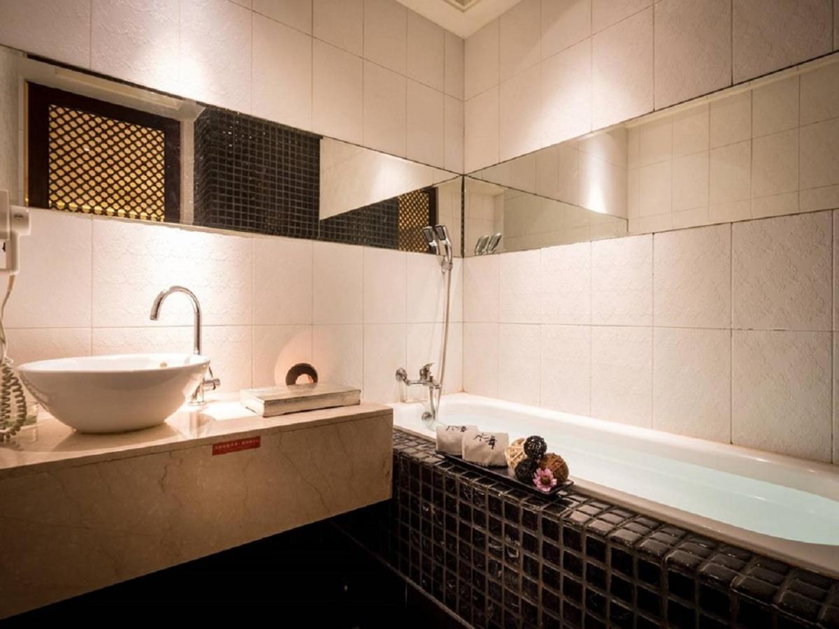 Liti Motel Taichung Extérieur photo