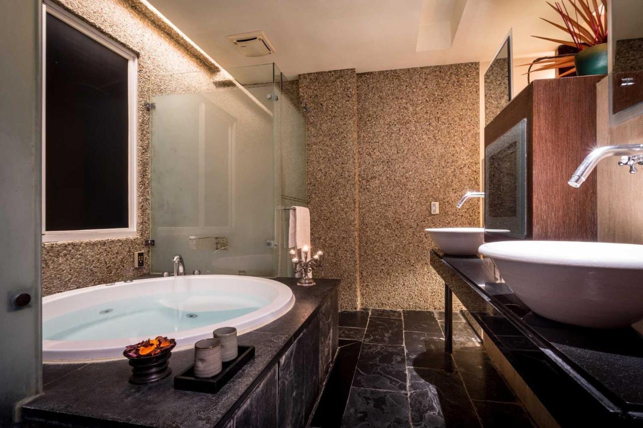 Liti Motel Taichung Extérieur photo