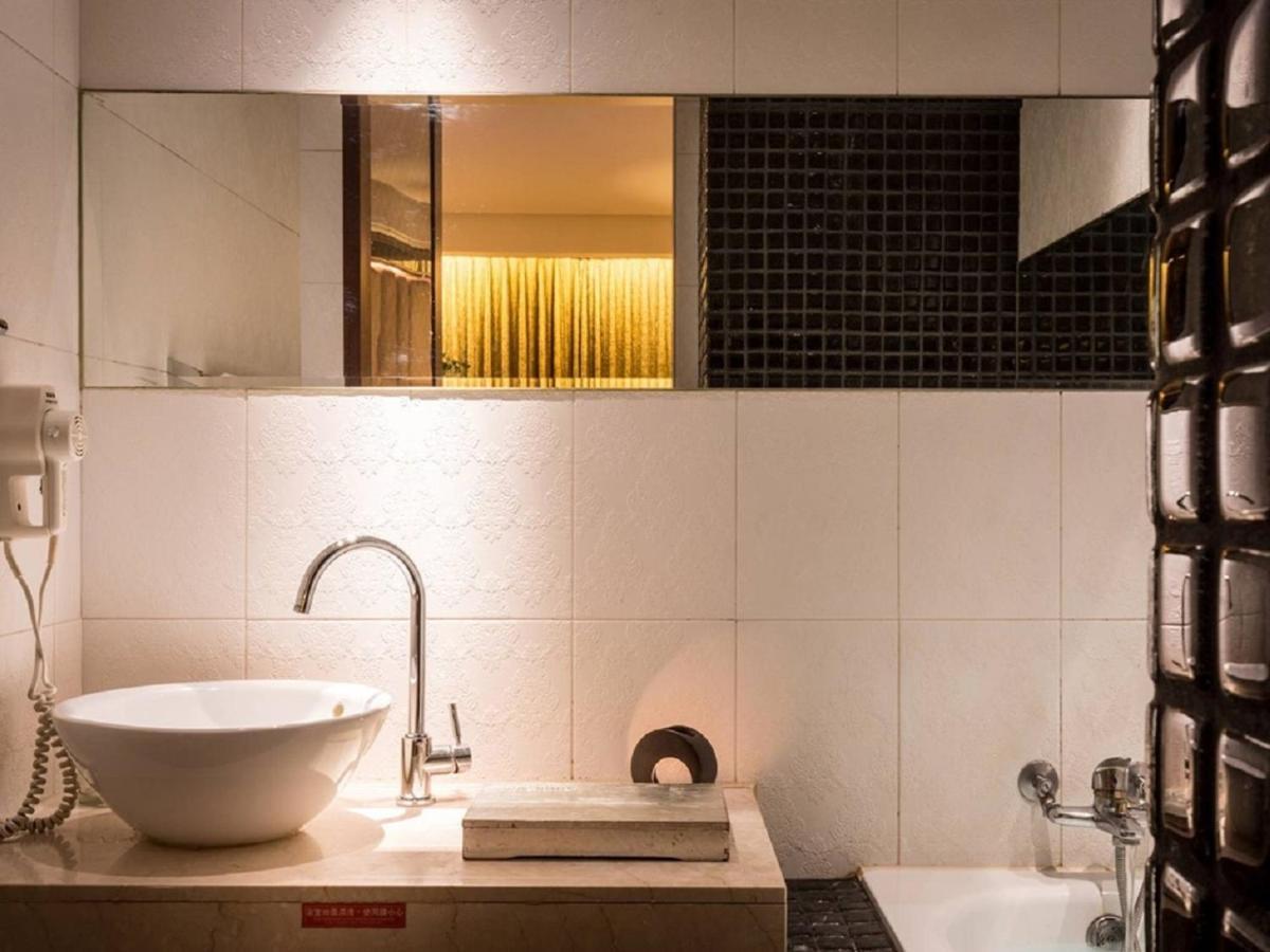 Liti Motel Taichung Extérieur photo