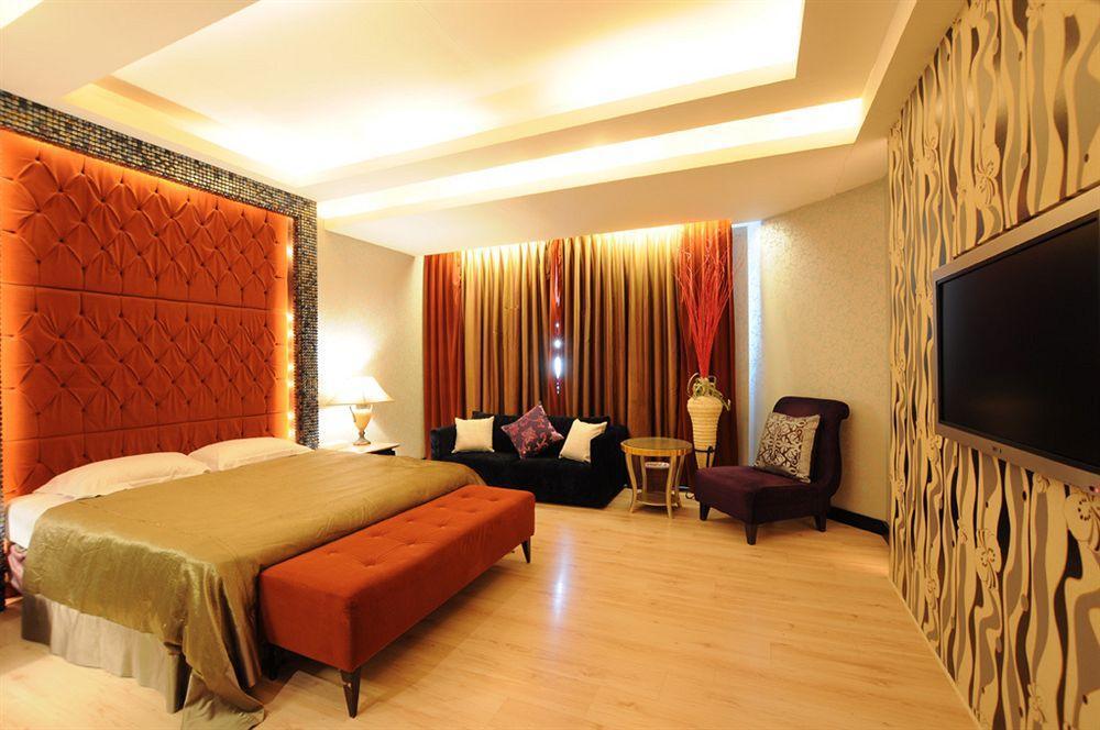 Liti Motel Taichung Extérieur photo