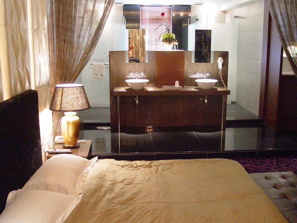 Liti Motel Taichung Extérieur photo