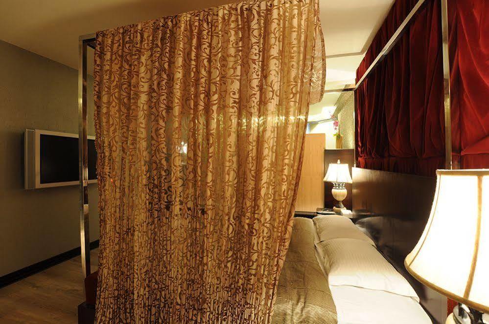 Liti Motel Taichung Extérieur photo