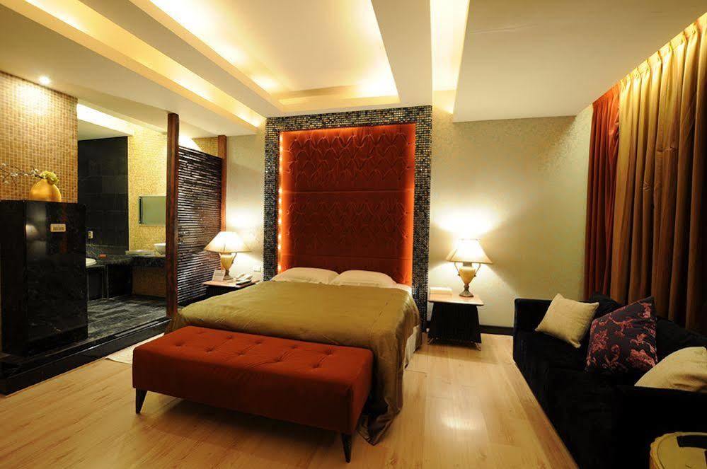Liti Motel Taichung Extérieur photo