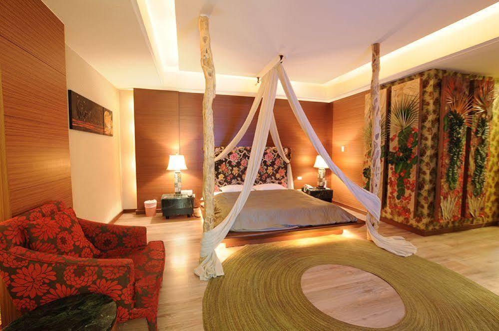 Liti Motel Taichung Extérieur photo