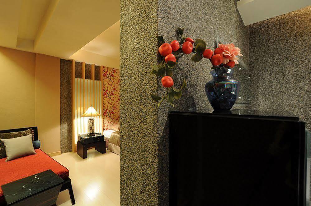 Liti Motel Taichung Extérieur photo
