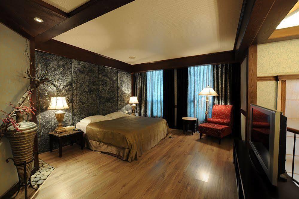 Liti Motel Taichung Extérieur photo